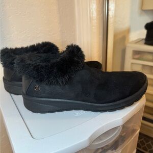 BZees Golden Go fee trimmed comfortable walking boots